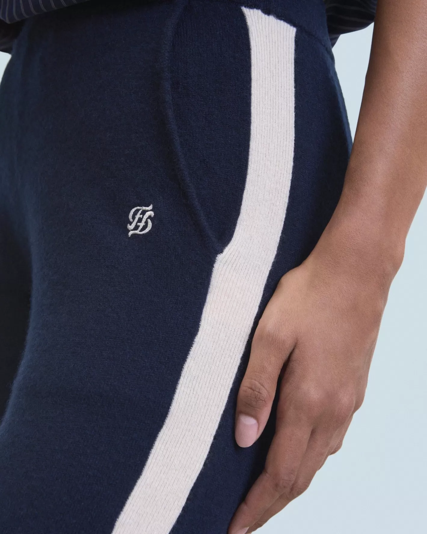 Joggers Larghi-FROM FUTURE Flash Sale
