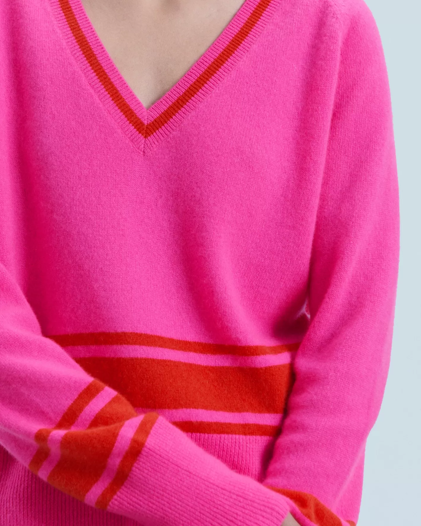 Maglione Scollo A V-FROM FUTURE Store