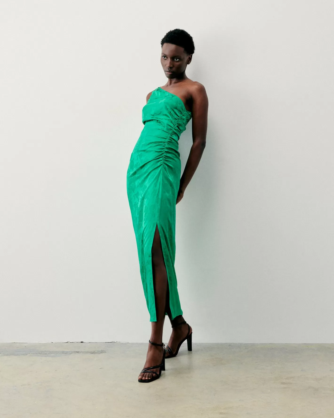 Vestito Lungo Asimmetrico Adele-FROM FUTURE Outlet