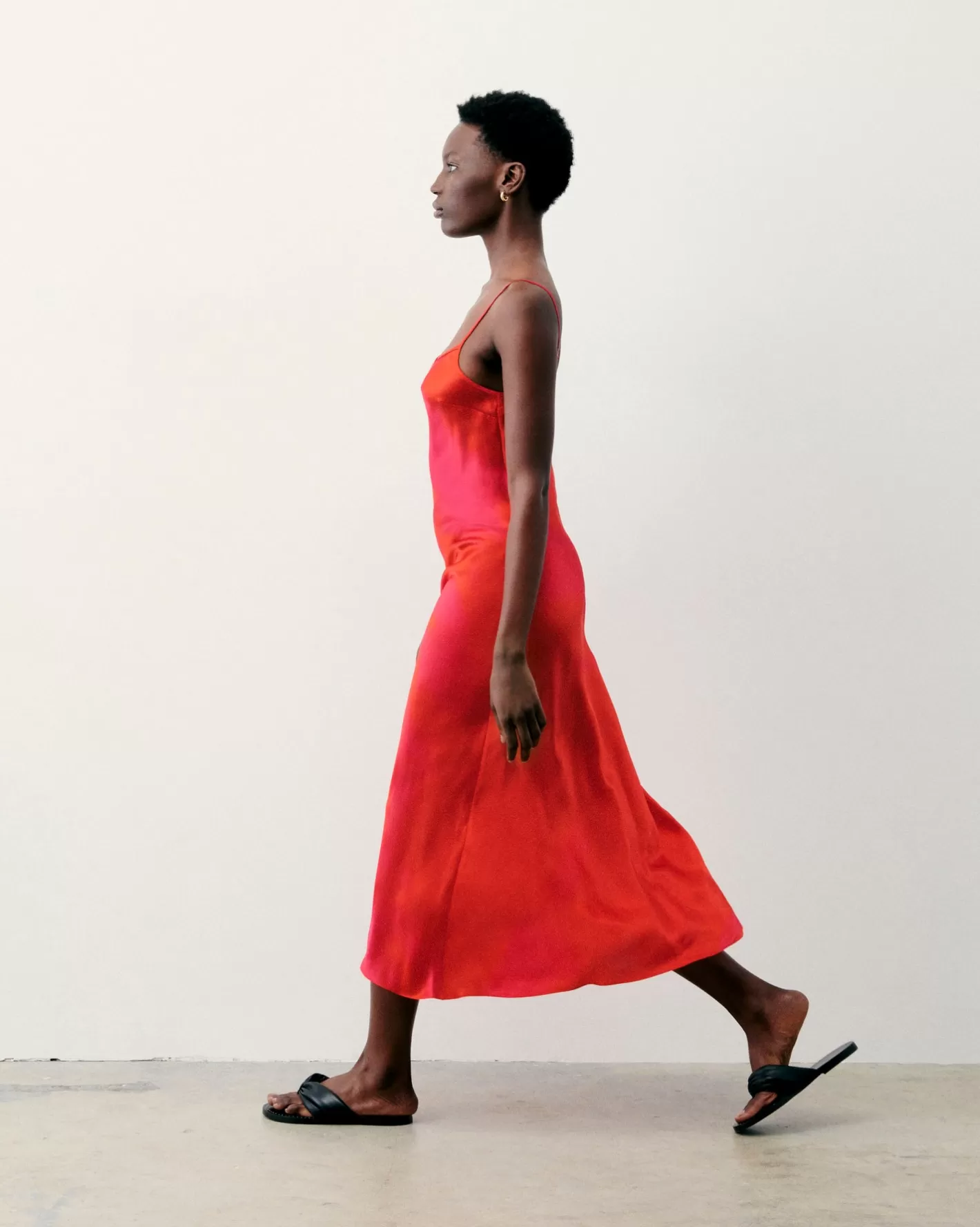 Vestito Lungo Spallina Gisele-FROM FUTURE Store